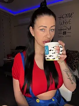 IRISWHITE17 online show from 02.23.26