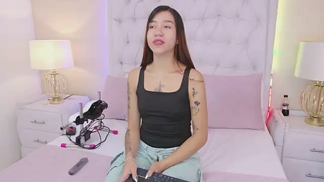 Snapshot of VioletFroost chatting on 01.11.26 VioletFroost online show from 01.11.26