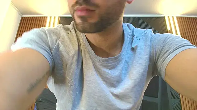 Snapshot of lorenzo_walker_1 chatting on 02.14.26 lorenzo walker 1 online show from 02.14.26