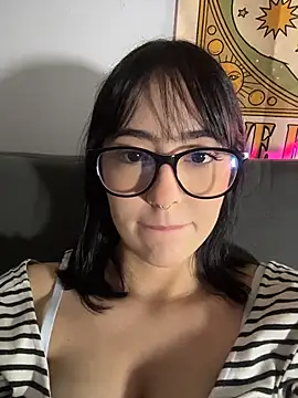 Snapshot of HinaSweet chatting on 02.24.26 HinaSweet online show from 02.24.26