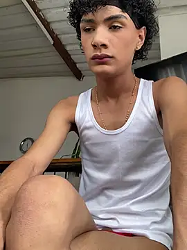 Snapshot of HotboyLyan chatting on 05.30.26 HotboyLyan online show from 05.30.26