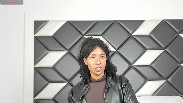 Snapshot of CarlaMarcuzzi chatting on 01.13.26 CarlaMarcuzzi online show from 01.13.26