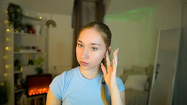 MilaBunny2000 online show from 02.27.26