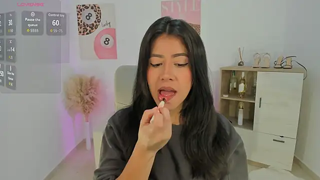 Sussan Monroe online show from 04.03.26