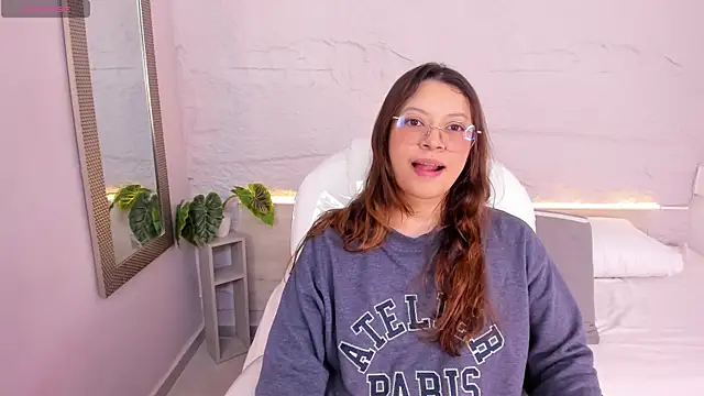 lanna 18  online show from 06.20.26