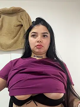 Snapshot of Mia__Bloom chatting on 02.05.26 Mia Bloom online show from 02.05.26