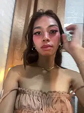 WildHotshemale online show from 02.14.26