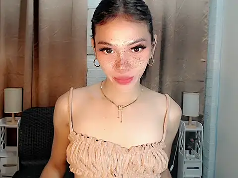 WildHotshemale online show from 02.15.26