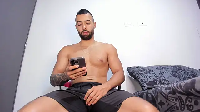 Snapshot of kyle_collinz1 chatting on 01.14.26 kyle collinz1 online show from 01.14.26