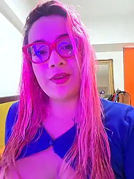 Snapshot of Nova-Satela chatting on 01.08.26 Nova-Satela online show from 01.08.26