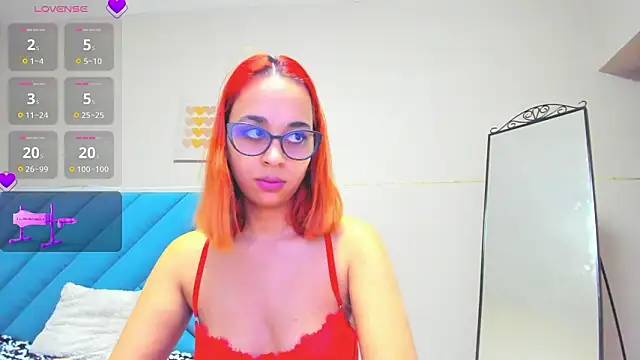 Snapshot of anna_taylor_ chatting on 02.11.26 anna taylor online show from 02.11.26