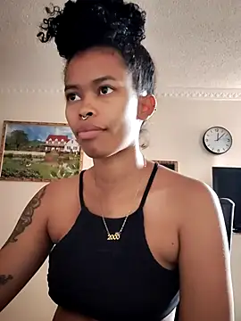 Snapshot of shenna_brunette chatting on 02.16.26 shenna brunette online show from 02.16.26