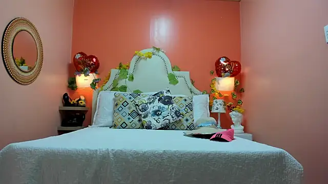 Snapshot of Dalila_Najjar_ chatting on 04.18.26 Dalila Najjar online show from 04.18.26