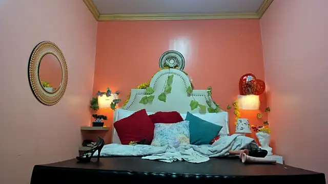Snapshot of Dalila_Najjar_ chatting on 04.30.26 Dalila Najjar online show from 04.30.26
