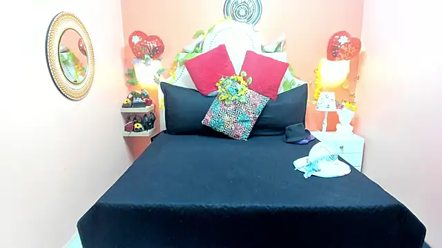 Snapshot of Dalila_Najjar_ chatting on 05.15.26 Dalila Najjar online show from 05.15.26