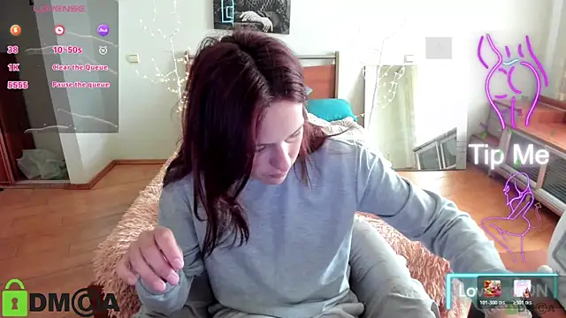 Snapshot of Lily_Viola chatting on 04.29.26 Lily Viola online show from 04.29.26