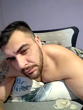 Snapshot of Attila98 chatting on 02.11.26 Attila98 online show from 02.11.26