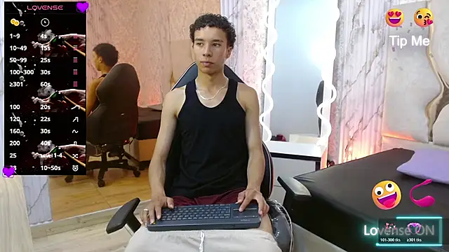 Snapshot of Zayn_tay chatting on 01.05.26 Zayn tay online show from 01.05.26