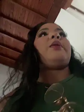 Isabella Belmont online show from 02.05.26