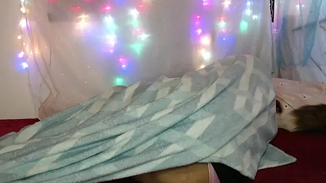 Snapshot of Zuley_foxi chatting on 03.04.26 Zuley foxi online show from 03.04.26