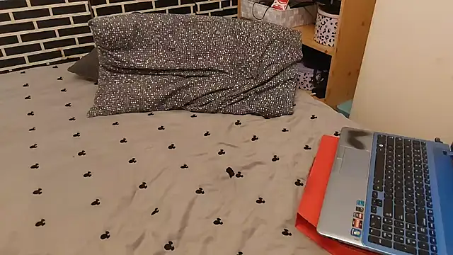 Spatgirl online show from 02.18.26