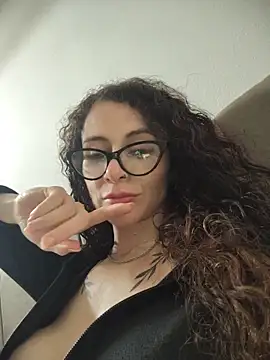 Nanucurlyxx online show from 05.31.26