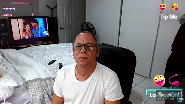 Snapshot of Daddy_1970 chatting on 03.18.26 Daddy 1970 online show from 03.18.26