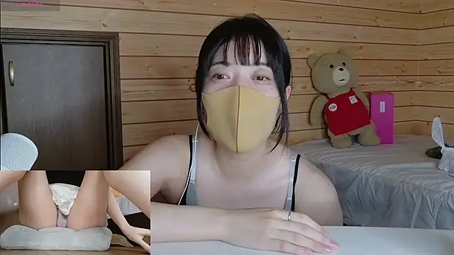 Snapshot of minami_room chatting on 08.04.26 minami room online show from 08.04.26