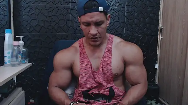 Snapshot of viktor_herrera chatting on 01.15.26 viktor herrera online show from 01.15.26