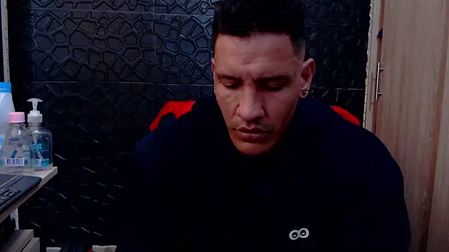 Snapshot of viktor_herrera chatting on 02.02.26 viktor herrera online show from 02.02.26