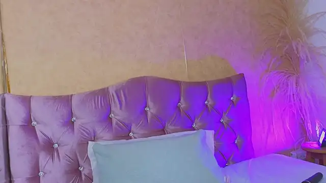 Missy 22  online show from 04.10.26