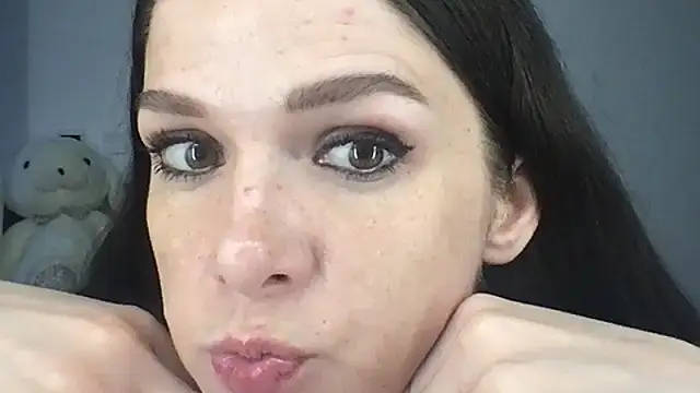 Snapshot of Little_Mia_Secret chatting on 07.19.26 Little Mia Secret online show from 07.19.26
