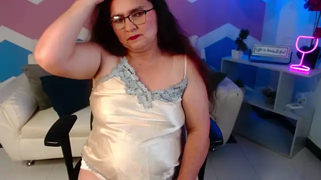 Snapshot of elena_milf1 chatting on 01.11.26 elena milf1 online show from 01.11.26