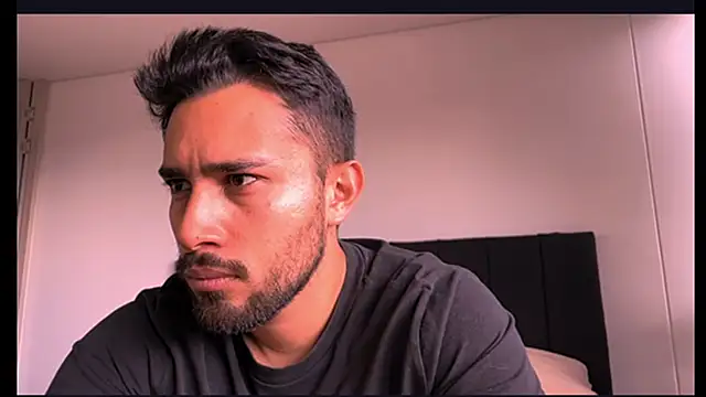 Snapshot of axell_torrez chatting on 01.13.26 axell torrez online show from 01.13.26