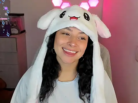 Snapshot of emillyaqua chatting on 02.03.26 emillyaqua online show from 02.03.26