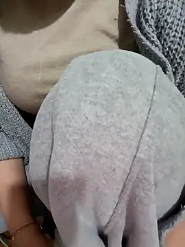 Tulip Giang online show from 01.08.26