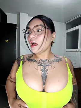 Snapshot of brenda_palacio chatting on 02.16.26 brenda palacio online show from 02.16.26