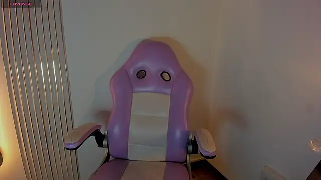 Iamcami  online show from 02.18.26