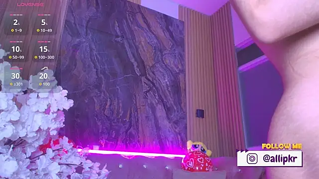 Snapshot of Allison_Parker1_ chatting on 02.14.26 Allison Parker1 online show from 02.14.26