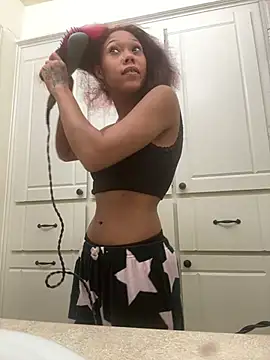 Tamiii420 online show from 03.23.26