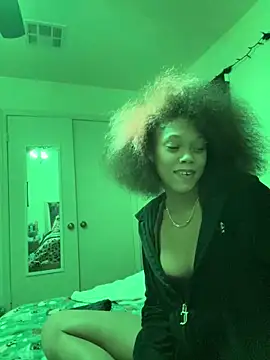 Tamiii420 online show from 04.21.26