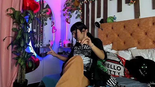 Snapshot of MeowMota_ chatting on 02.26.26 MeowMota online show from 02.26.26