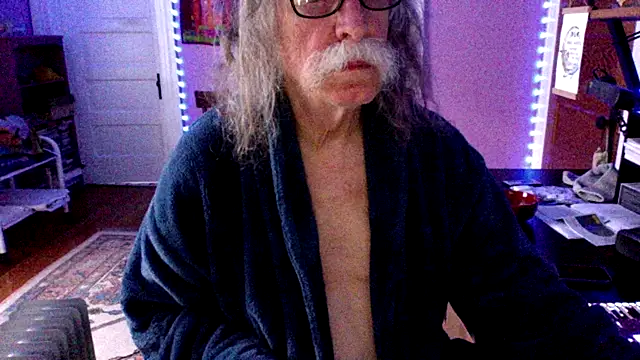 Snapshot of LickYourYoni chatting on 04.13.26 LickYourYoni online show from 04.13.26