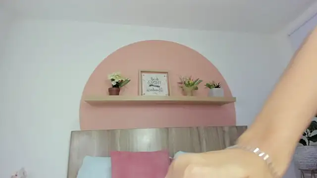 Snapshot of charlote_smit_ chatting on 01.12.26 charlote smit online show from 01.12.26