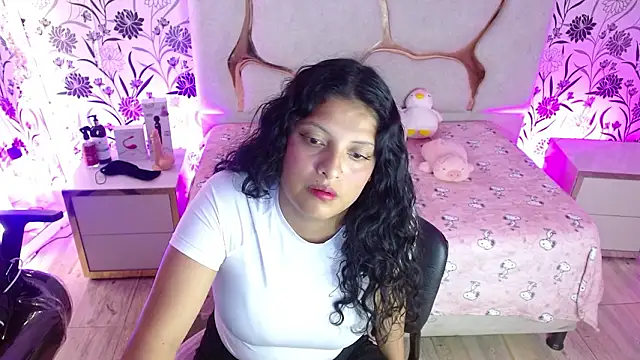 Snapshot of TATTI_TAY chatting on 02.18.26 TATTI TAY online show from 02.18.26