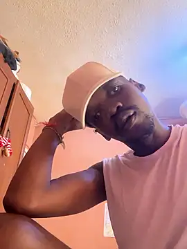 Snapshot of BigAndBeaut chatting on 01.12.26 BigAndBeaut online show from 01.12.26