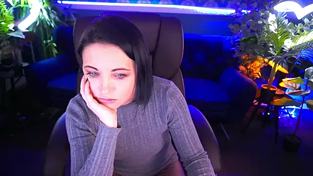 Dafni Monn online show from 01.12.25