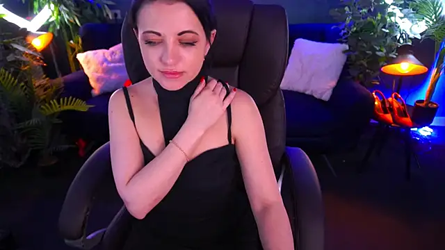 Dafni Monn online show from 03.11.25