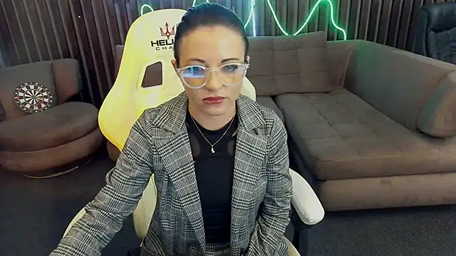 Dafni Monn online show from 09.19.25