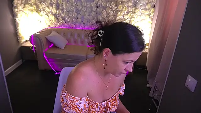 Snapshot of Dafni_Monn chatting on 06.29.26 Dafni Monn online show from 06.29.26